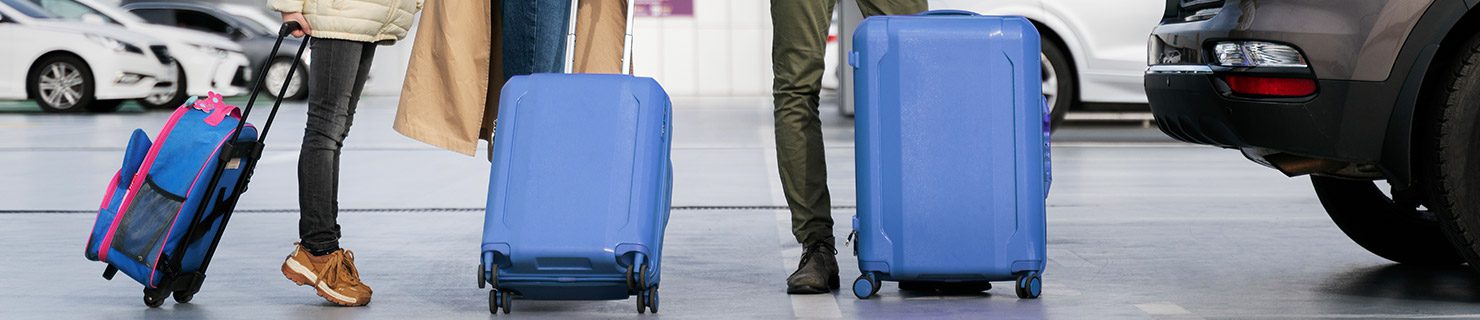 Individuo reuniendo pruebas para apoyar la solicitud de la Green Card de su cónyuge Individuo reuniendo pruebas para apoyar la solicitud de la Green Card de su cónyuge